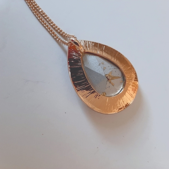 Red Crystal & Rhinestone Necklace - Picture 5 of 5